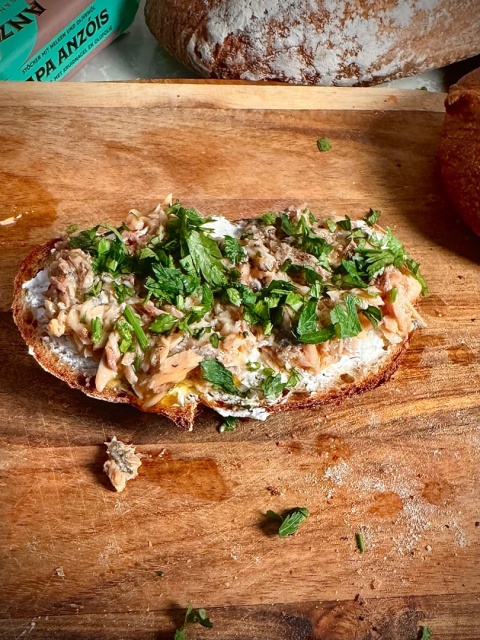 Ostrobok w oliwie exra virgen, z goździkiem 120 g, Portugalia