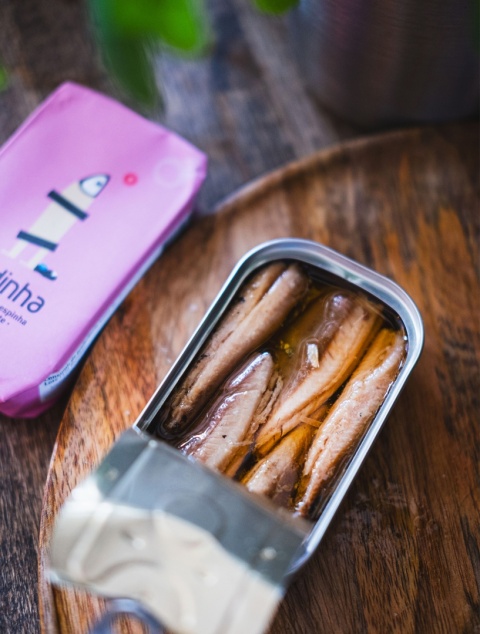 Sardynki bez skóry i ości w oliwie, pikantne 120 g, Lizbona