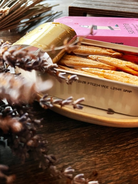 Sardynki bez skóry i ości w oliwie, pikantne 120 g, Lizbona