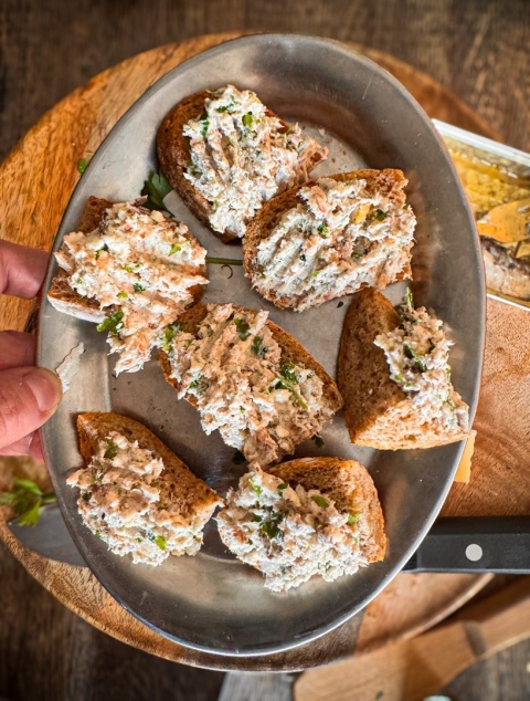 Sardynki bez skóry i ości w oliwie, pikantne 120 g, Lizbona