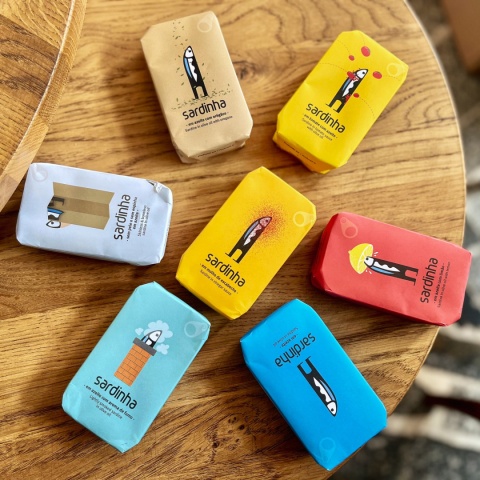 Sardynki bez skóry i ości w oliwie, pikantne 120 g, Lizbona